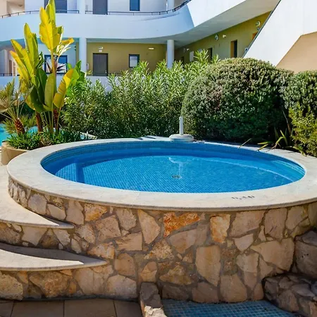 One Bedroom In Albur Village 1a Appartement *